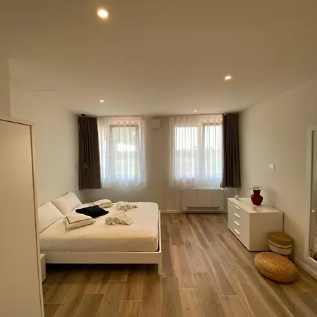 Andrea Apartment *